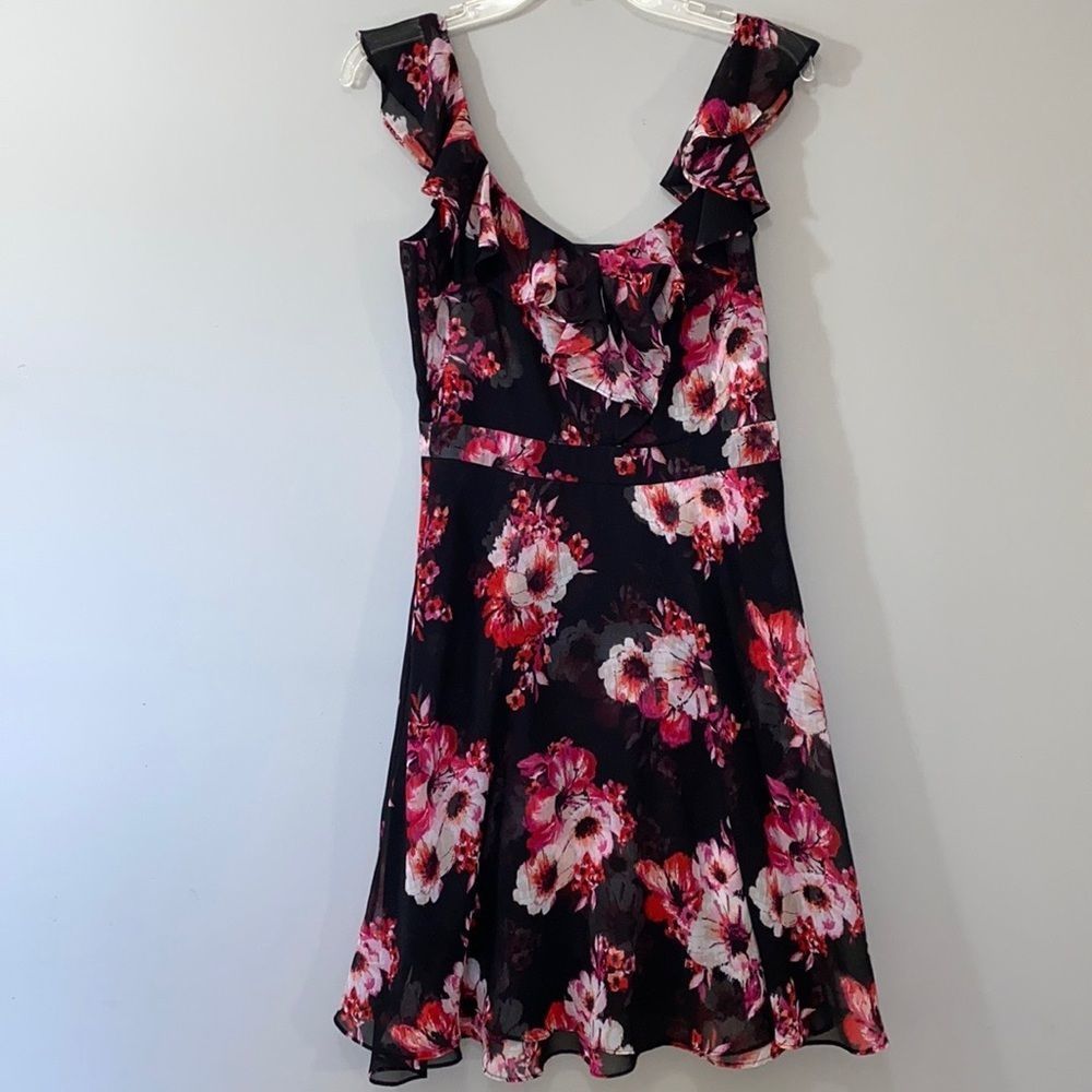 White House Black Market Sleeveless Ruffle Floral Lined Cocktail Dress